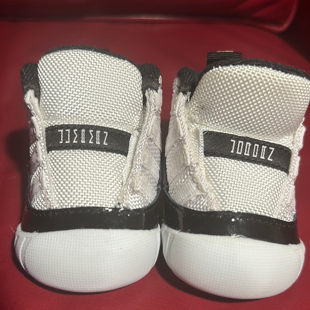 Zodiac White and Black Mesh Sneakers with Straps
